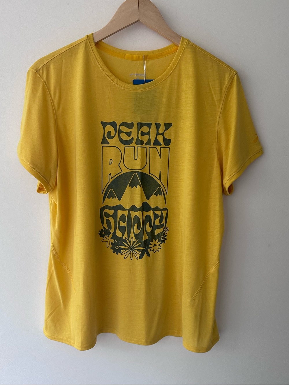 NWT | Brooks | XL | Yellow Distance Short Sleeve 2.0 Tee